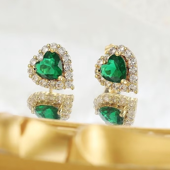Jewelry - Heart Emerald Crystal Stud Earrings